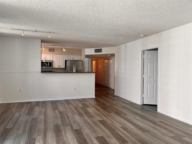 1155 Brickell Bay Dr #16 — Photo 5