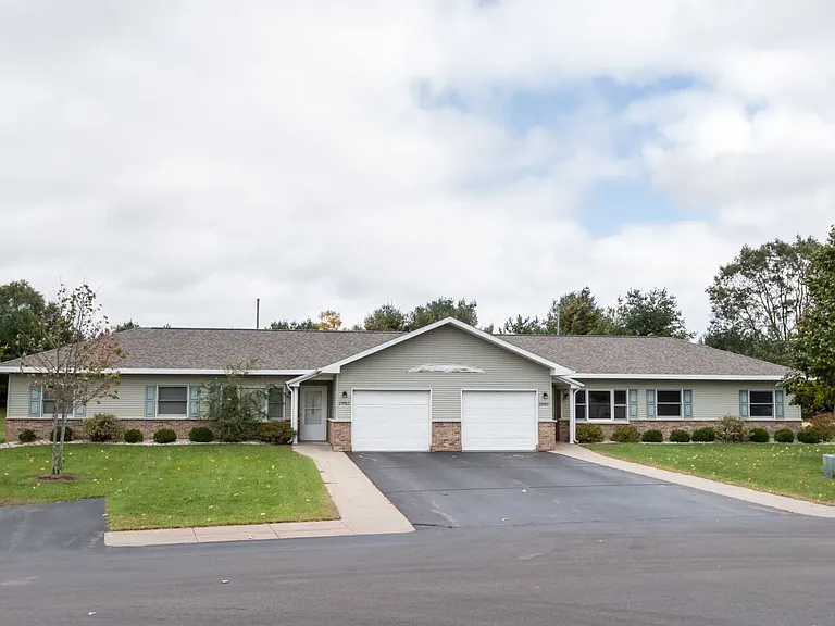 Hickory Drive and Pinecrest Apartments — Photo 68