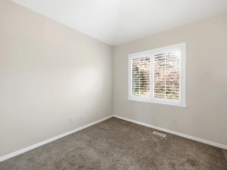 722 W Webb Rd — Photo 24