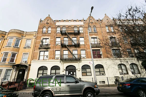 Rented by Evergreen Apartments BK | media 12