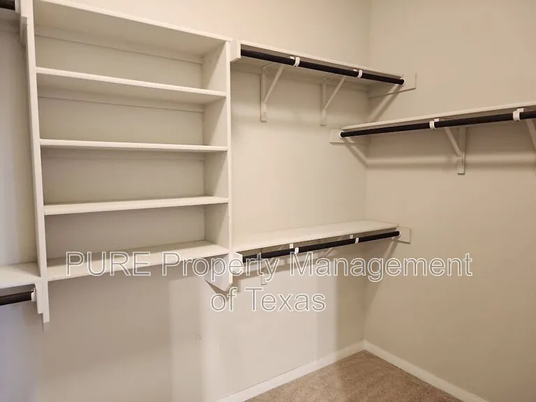 1019 Granbury Cv — Photo 11