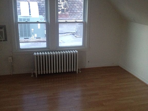 3rd image of 1 Newburg Ave