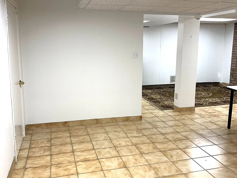136 Dina Rd #BASEMENT — Photo 6