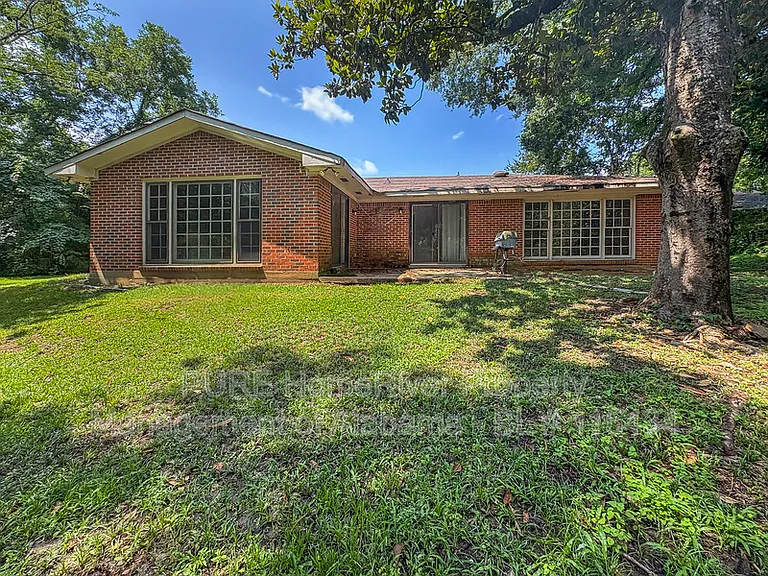 1701 Longmeadow Dr — Photo 20