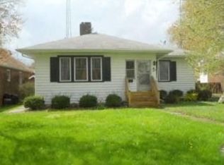 945 S Poplar Ave, Kankakee, IL 60901