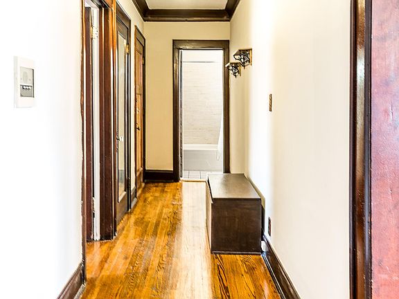 3rd image of 5466 S Woodlawn Ave APT 1
