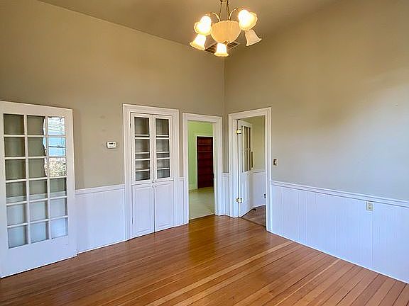 Formal dining room 