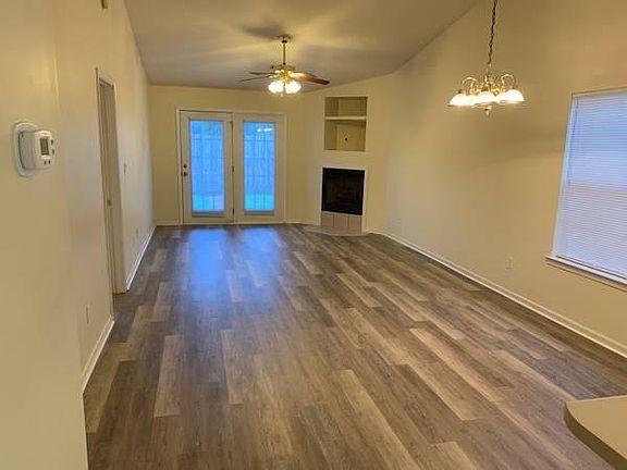 2nd image of 410 Londonberry Dr