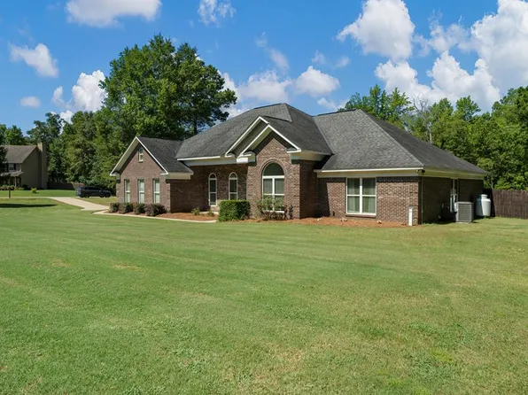 185 E Straight St, Waverly Hall, GA 31831