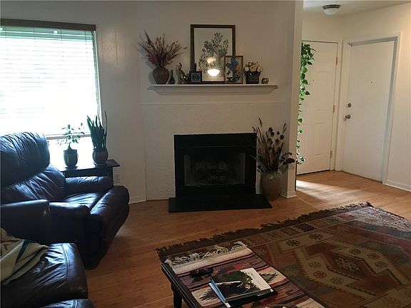 4th image of 2602 Hidden Oaks Dr