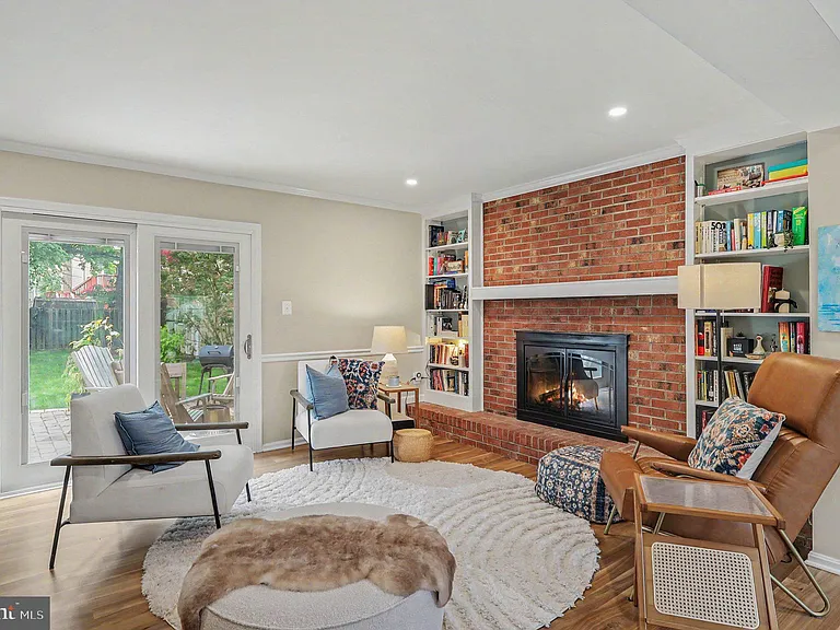 726 Gentle Breeze Ct — Photo 5