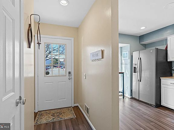 3rd image of 6535 Medinah Ln