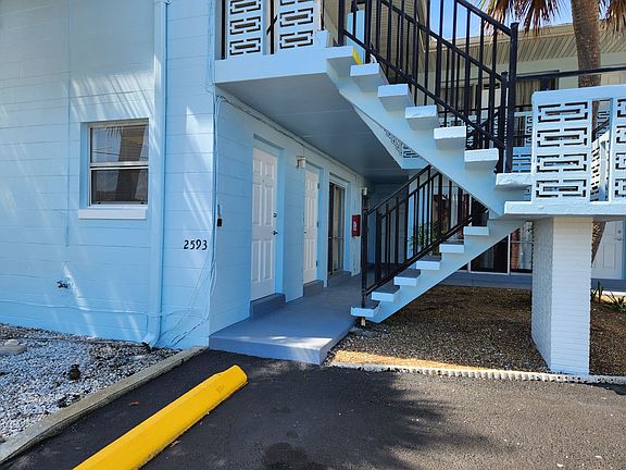 3rd image of 2593 N Oleander Ave #1