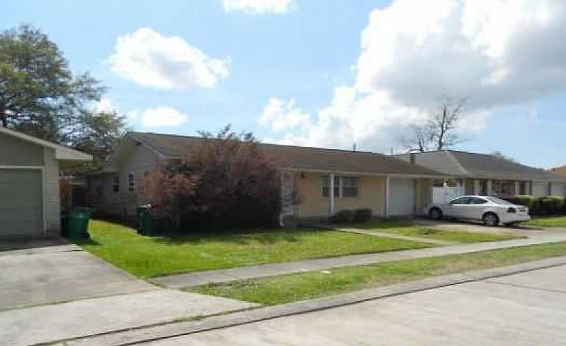 1st image of 2168 Diana St