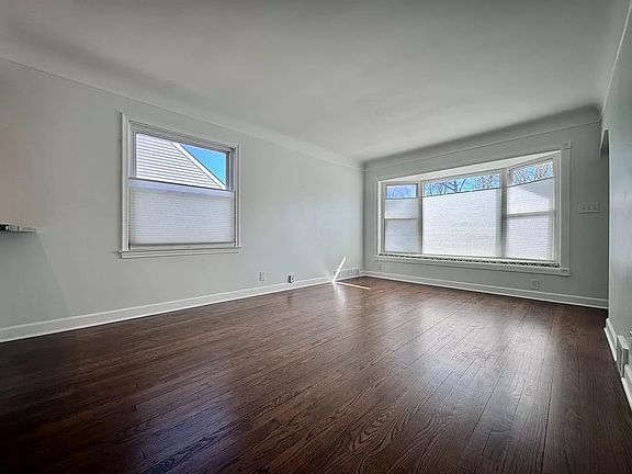 4th image of 1014 Wyandotte Ave