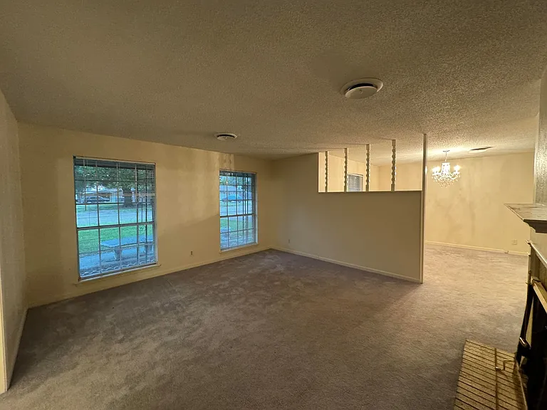 605 Bellaire Dr — Photo 8