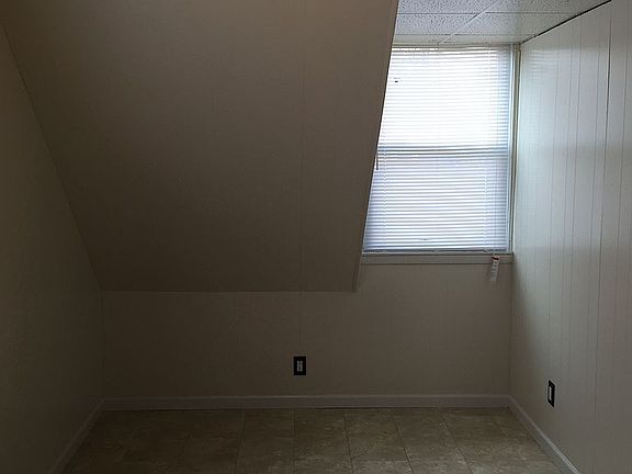 3rd image of 10115 S Crandon Ave