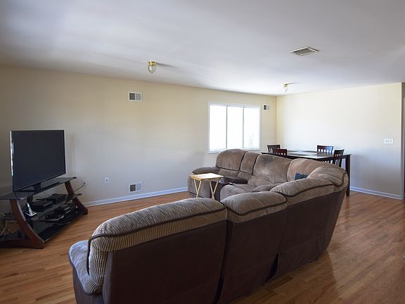 5th image of 1076 Arden Ave