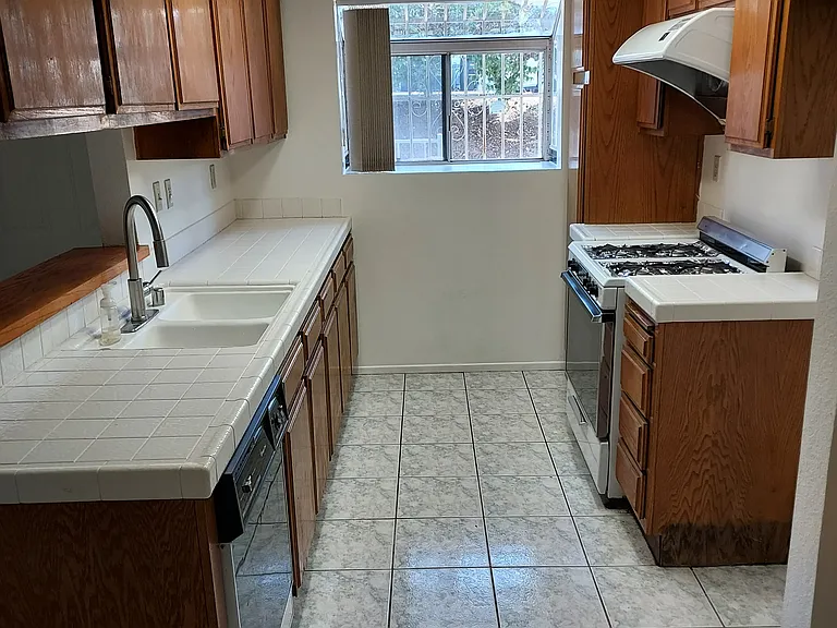 8106 Loren Ln — Photo 3