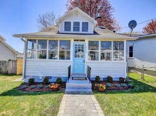 3713 27th St, Chesapeake Beach, MD 20732