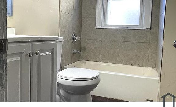 5th image of 106 S 40th St #1
