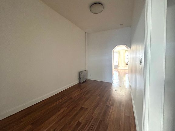 3rd image of 293 Wyckoff Ave #3L