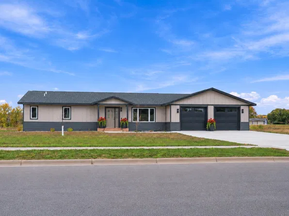 346 Halfaday Dr, Sauk Centre, MN 56378