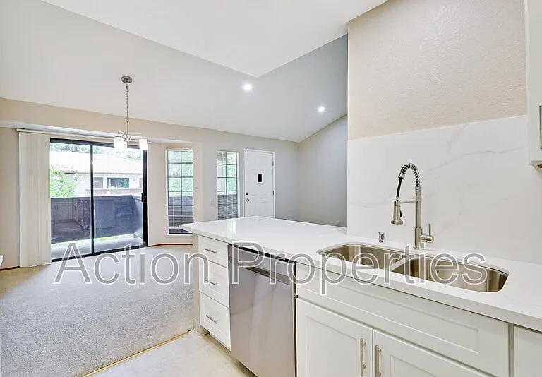 437 Costa Mesa Ter #F — Photo 7