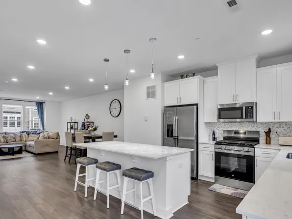 36 Primrose Ct #1, Englishtown, NJ 07726