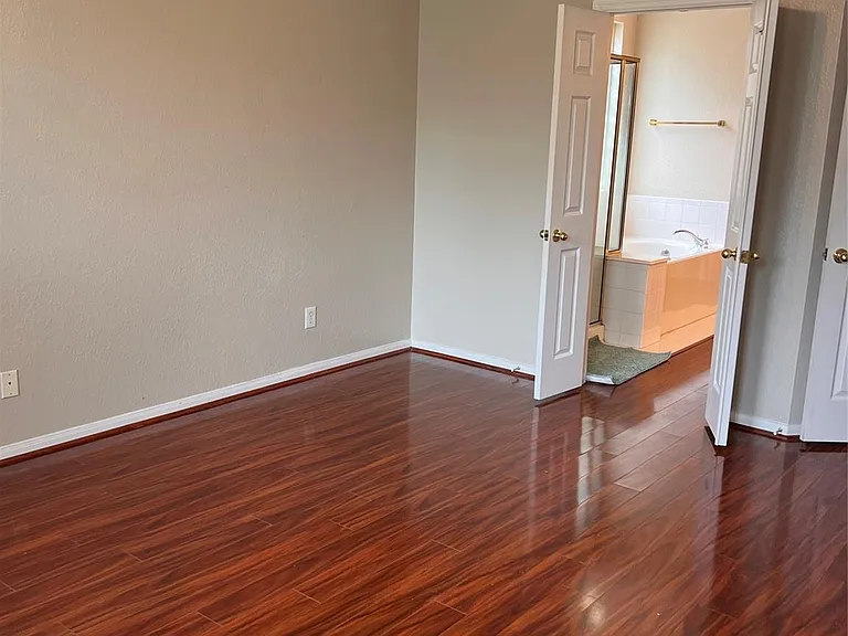 14210 Meadow Estates Ln — Photo 12