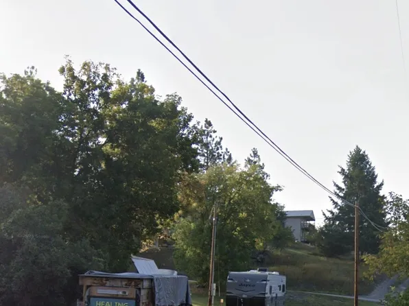 230 6th St E, Eureka, MT 59917