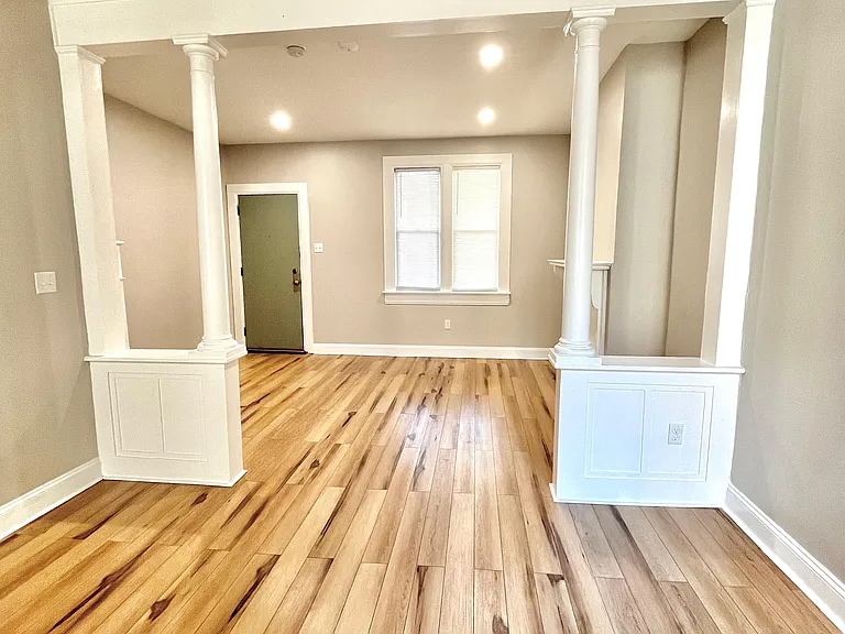 1442 N Vogdes St — Photo 15