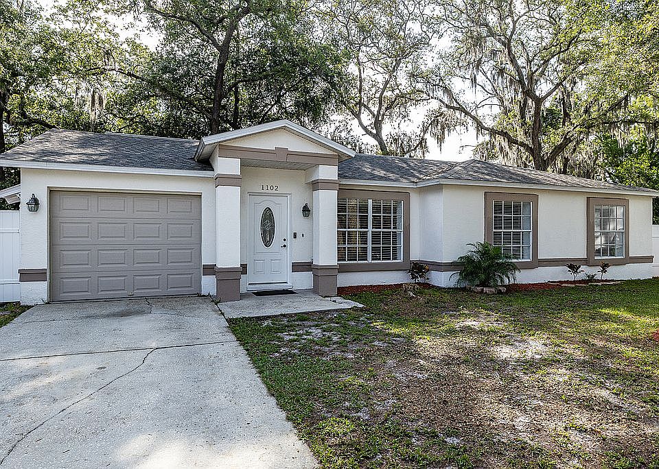 1st image of 1102 Arboleda Ct