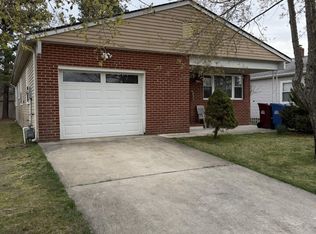 74 Virgin Islands Dr, Toms River, NJ 08757