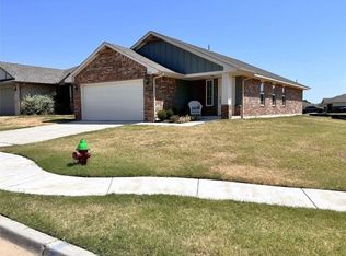 1001 Tarry Town Dr, Chickasha, OK 73018