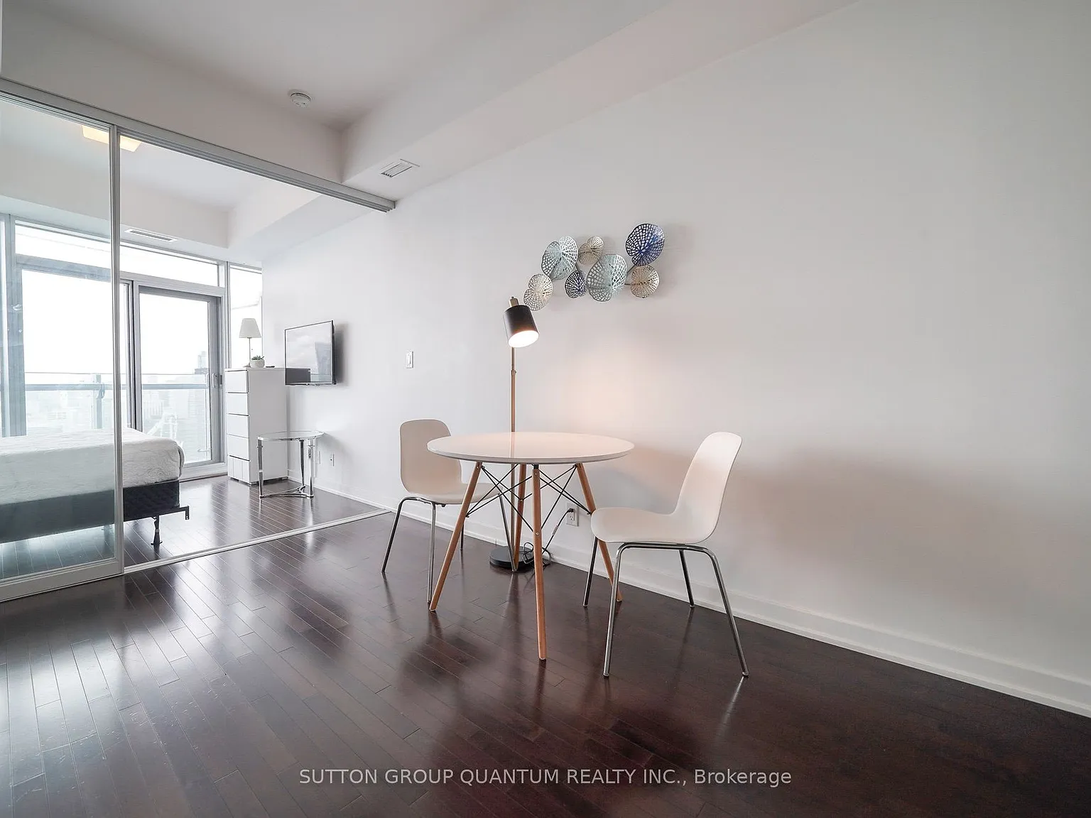 The Ice Condominiums - South Tower — Photo 3