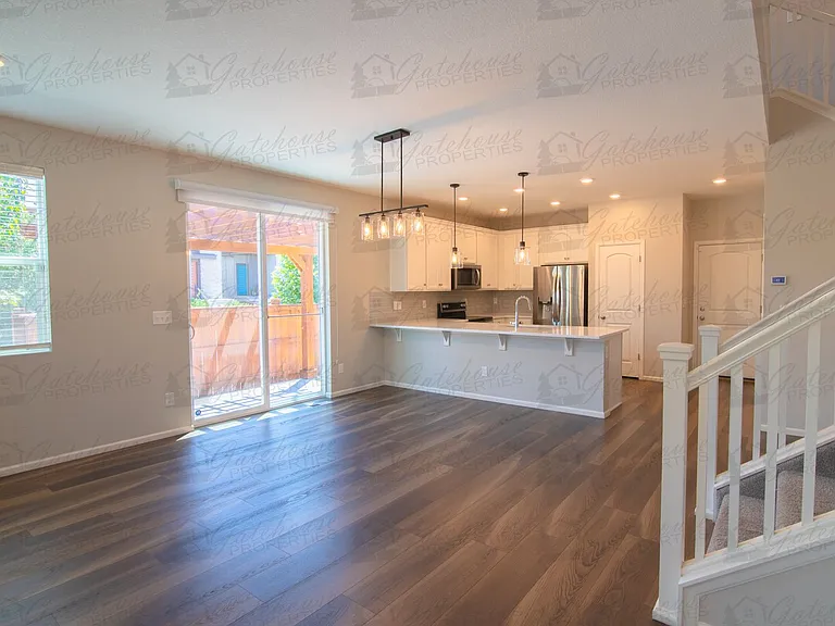 10294 E 59th Ave — Photo 3