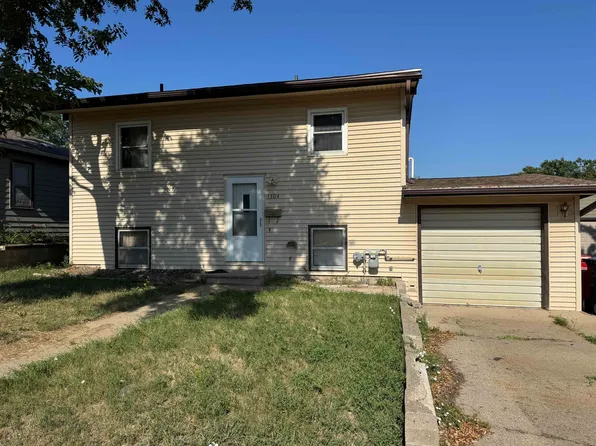 1304 Burleigh St, Yankton, SD 57078