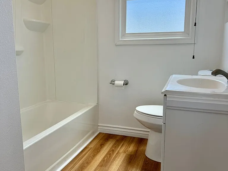 2534 Cedar Ave — Photo 14