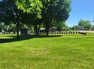 1055 S 8th St, Clinton, IN 47842