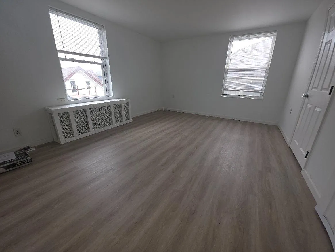 129 S Kingston Ave - Rm 9 — Photo 2
