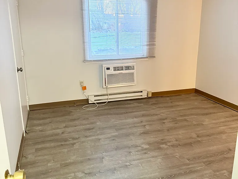 2 Russell St #2 — Photo 11