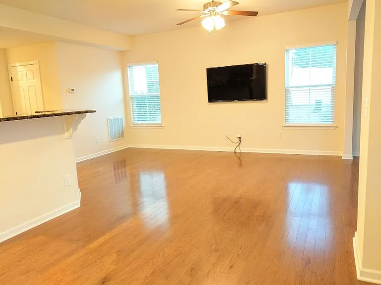 447 Panorama View Loop — Photo 4