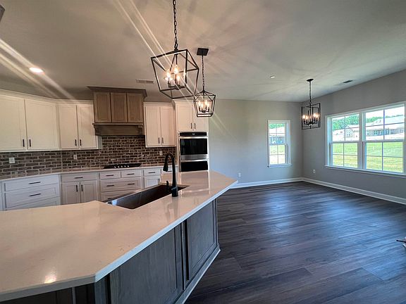 3rd image of 265 Burrow Dr