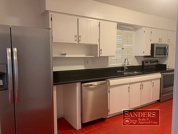 2nd image of 207 W Davis Blvd