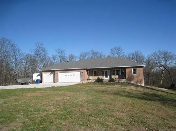 6819 Columbus Rd, Quincy, IL 62305