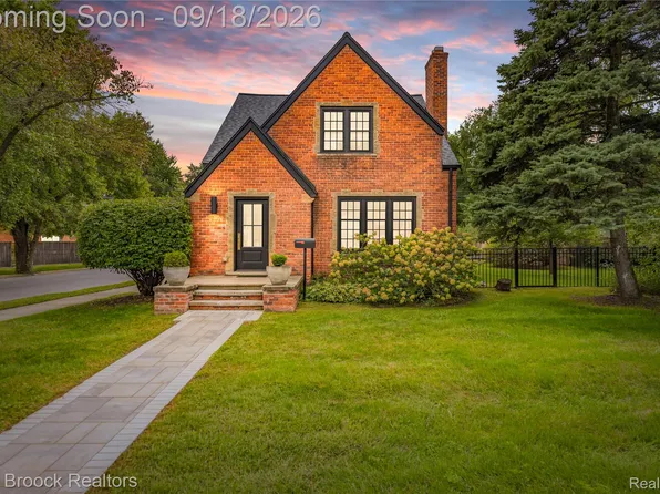 601 Catalpa Dr, Royal Oak, MI 48067