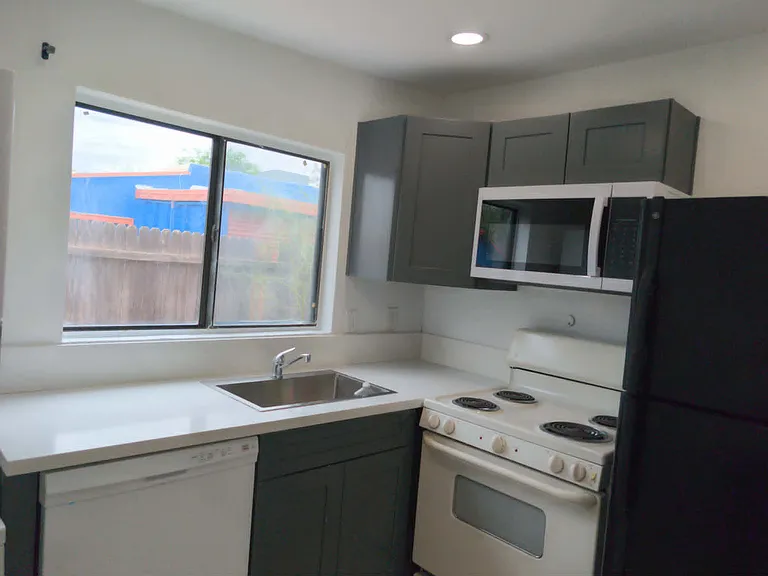2435 N Edith Blvd #2 — Photo 4
