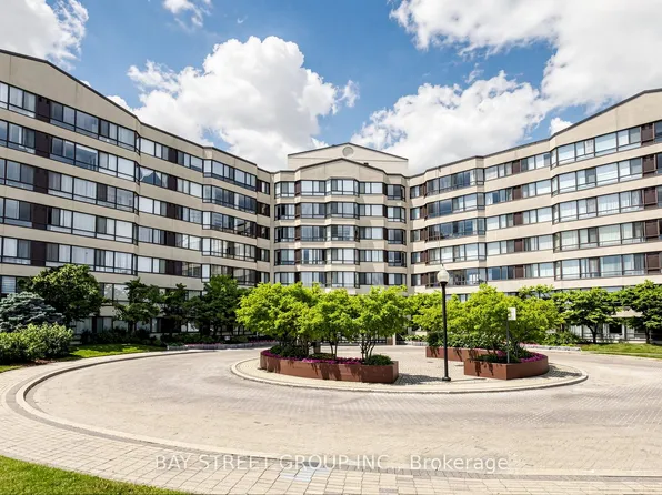 1001 Cedarglen Gate #Penthouse 720, Mississauga, ON L5C 4R2