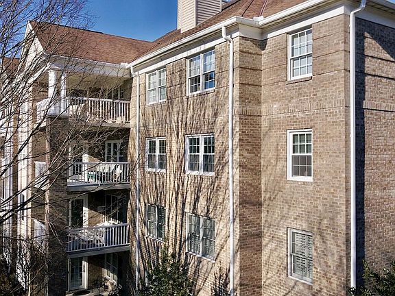 4th image of 210 Belmont Forest Ct Unit 307